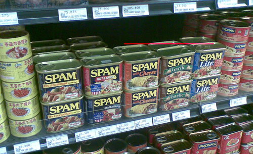 Spam v supermarketu Kuta