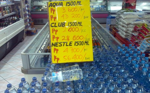 Balená pitná voda, supermarket Bali Balená pitná voda, supermarket Bali