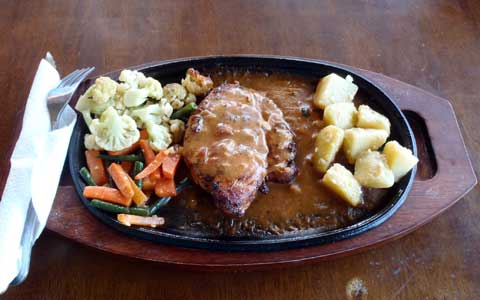 Kuřecí steak s bramborem