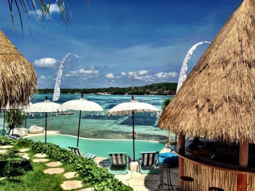 Le Pirate Beach Club (Nusa Ceningan) - Scenic with Crystal clear water - See more at: http://www.thebalibible.com/bali/balis-best-beach-clubs#sthash.1pVJk7Ku.dpuf