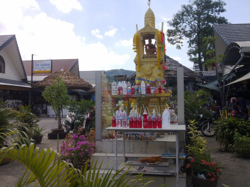 Buddhistické kapličky nesmí chybět
