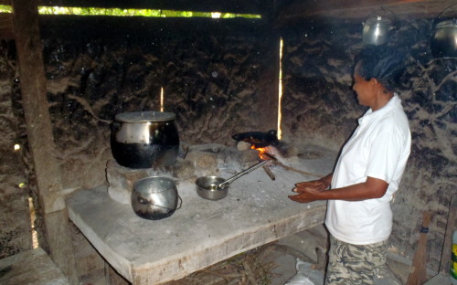 Západní Timor. Kuchyň doma